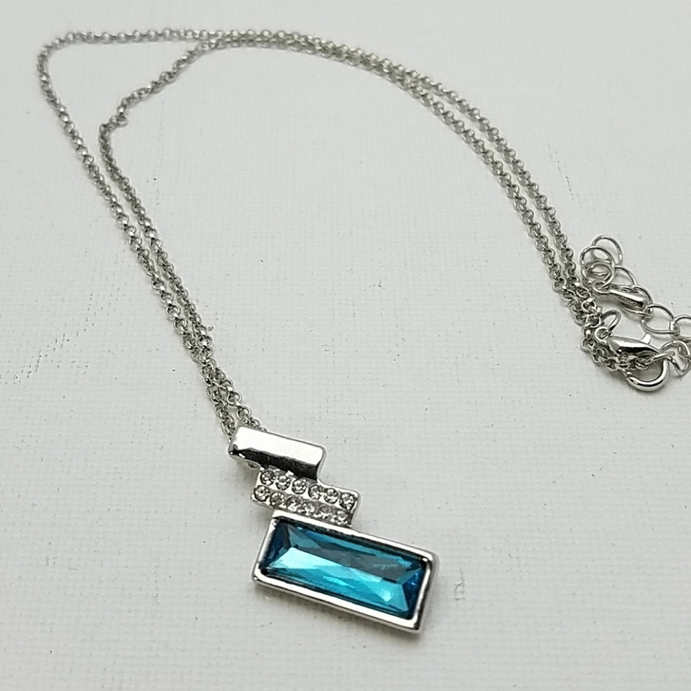 Aquamarine Faux Blue & Silver 16" Chain